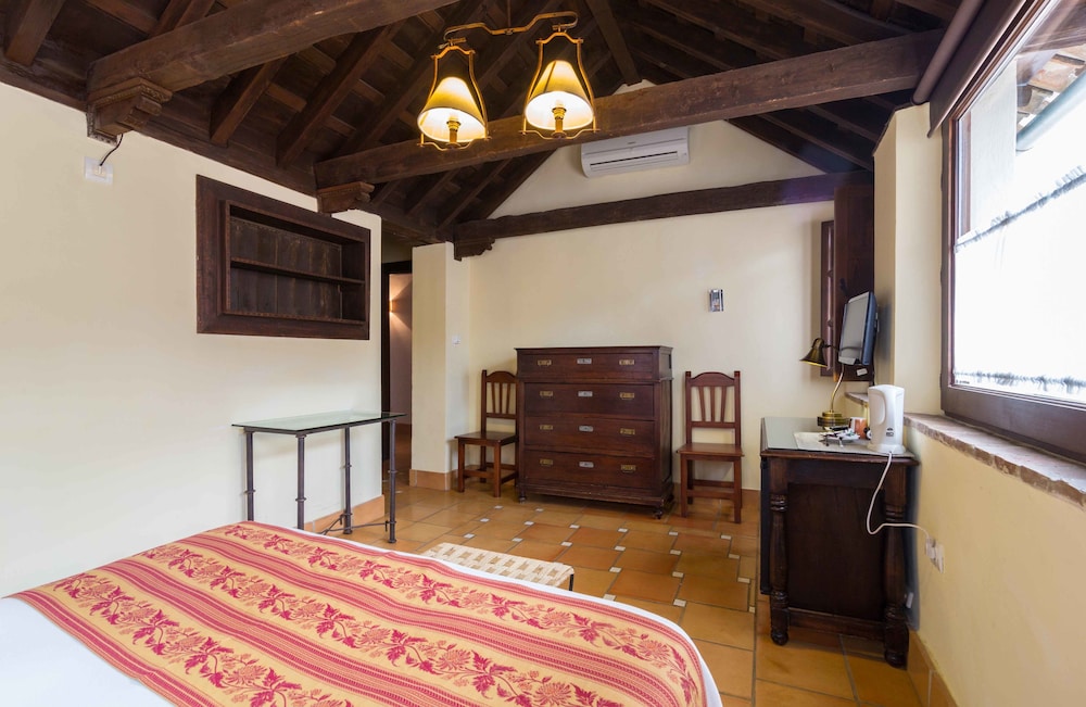 Casa Del Capitel Nazari 55/70