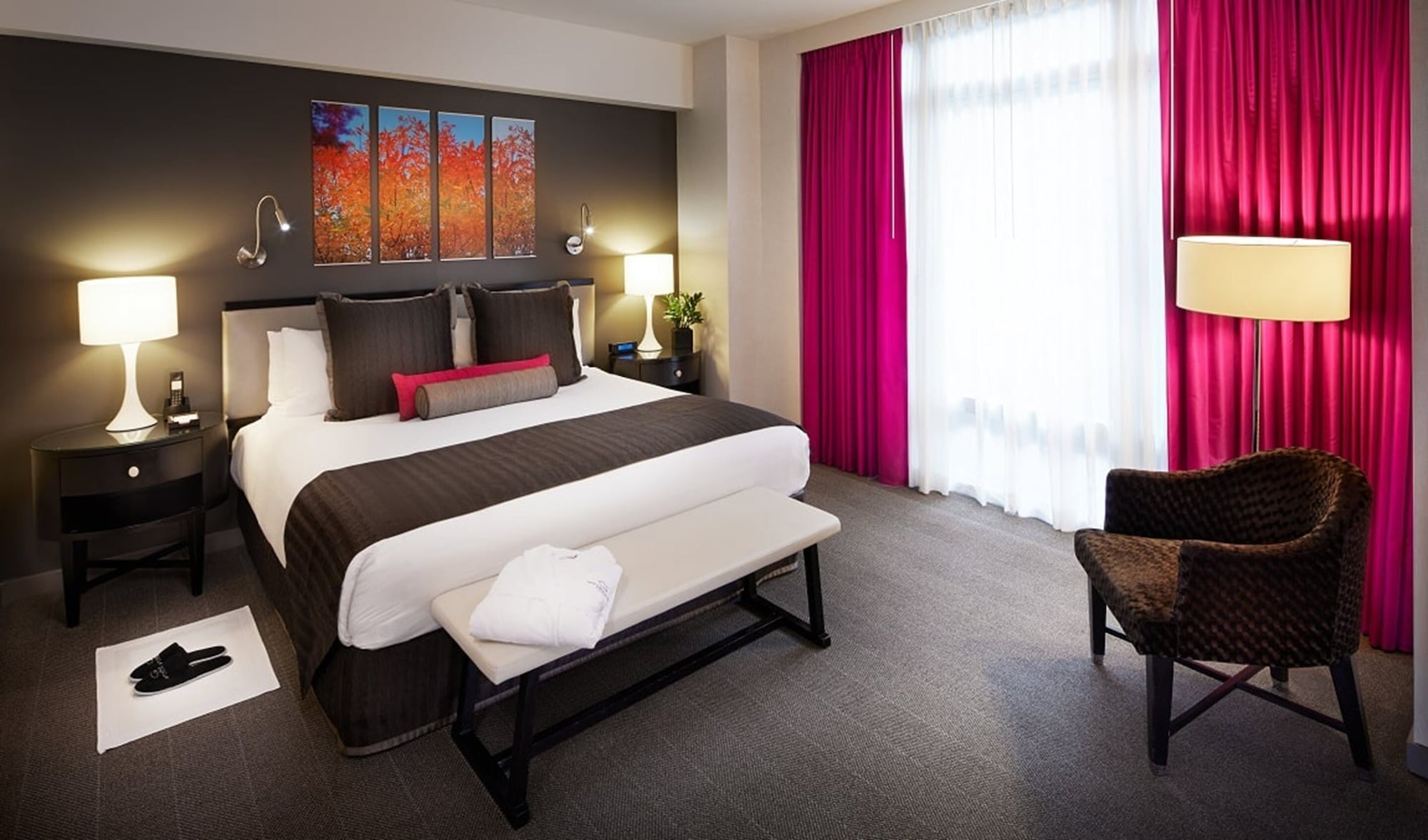 GRAND, DELUXE, KING BED