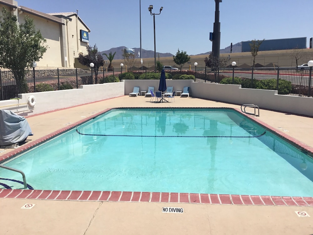 Motel6 El Paso, TX - West 41/66