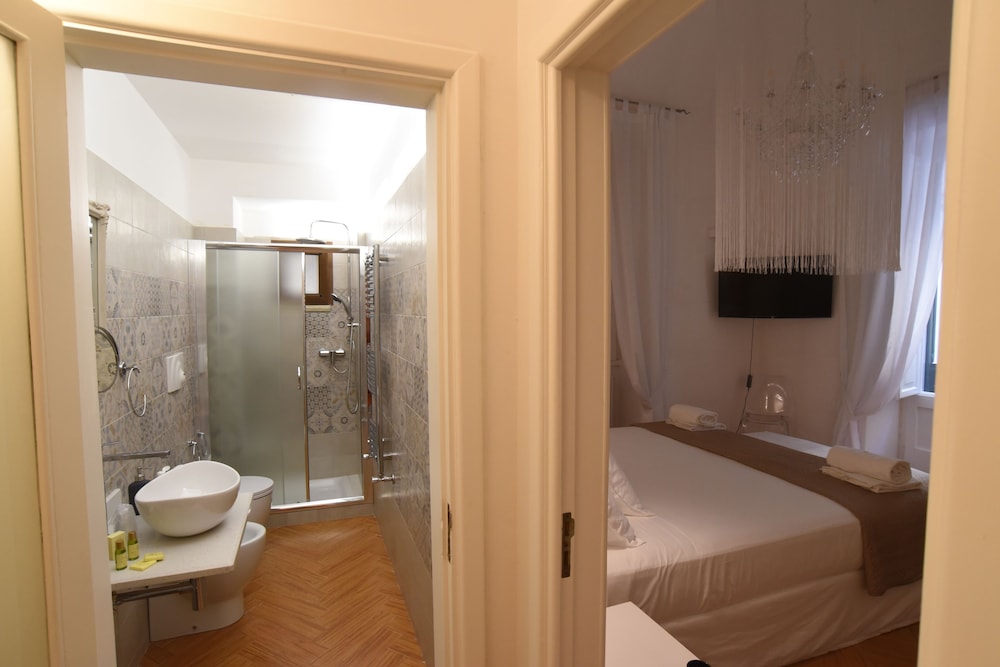 Cadelli Luxury Suite 44/48