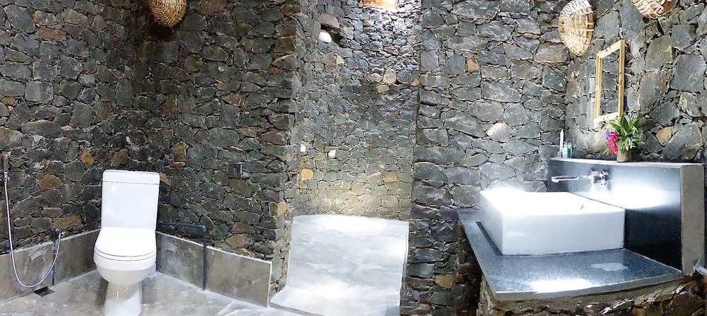 Kurulu Estate 49/50