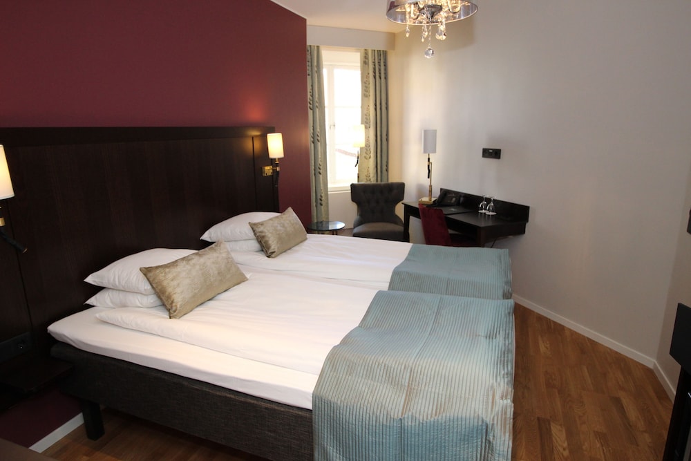 Comfort, Twin Beds, Separate Building
