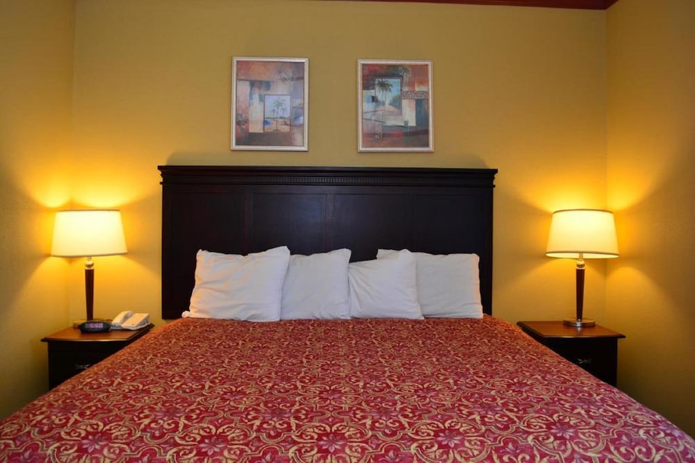 Hawthorn Suites by Wyndham Corpus Christi Padre Island 4/25