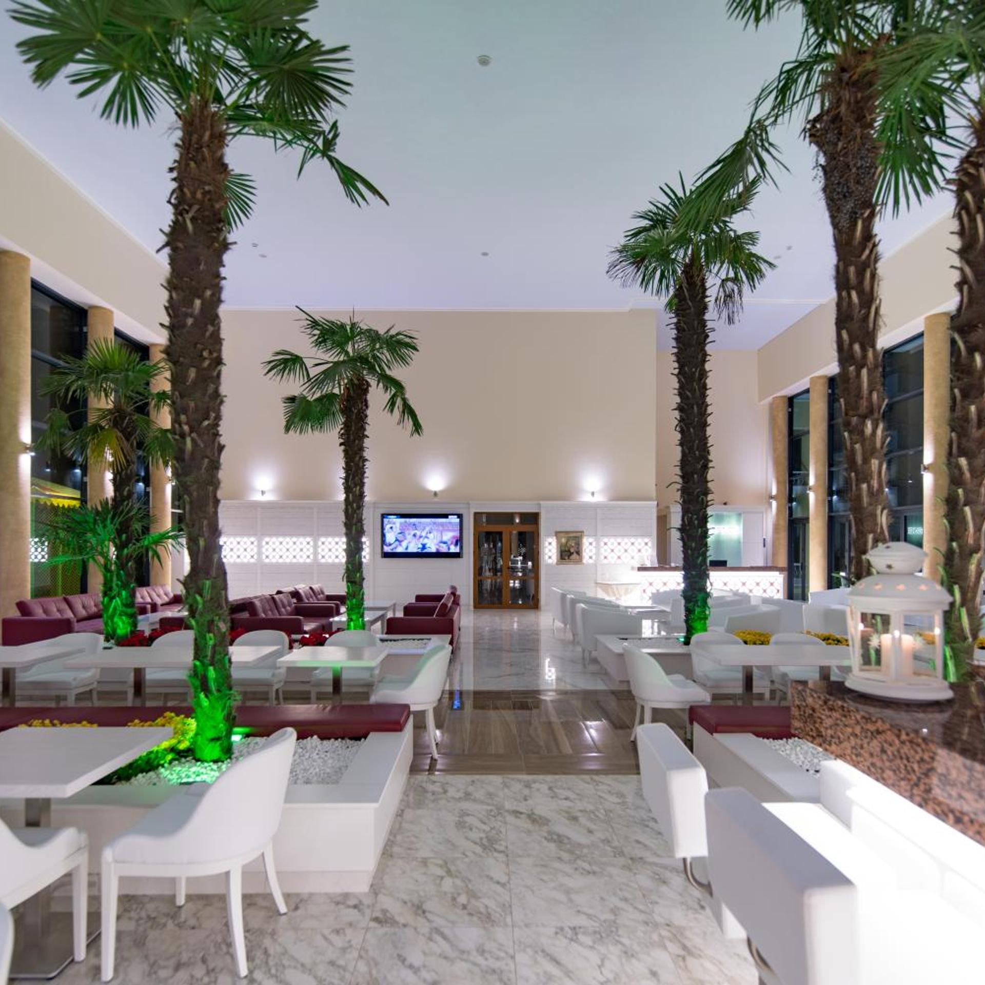 Perla Beach Hotel III 30/50
