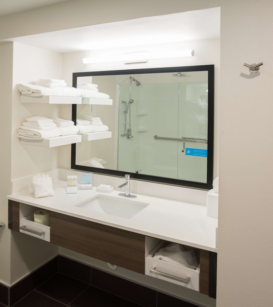 Hampton Inn Wooster 20/36
