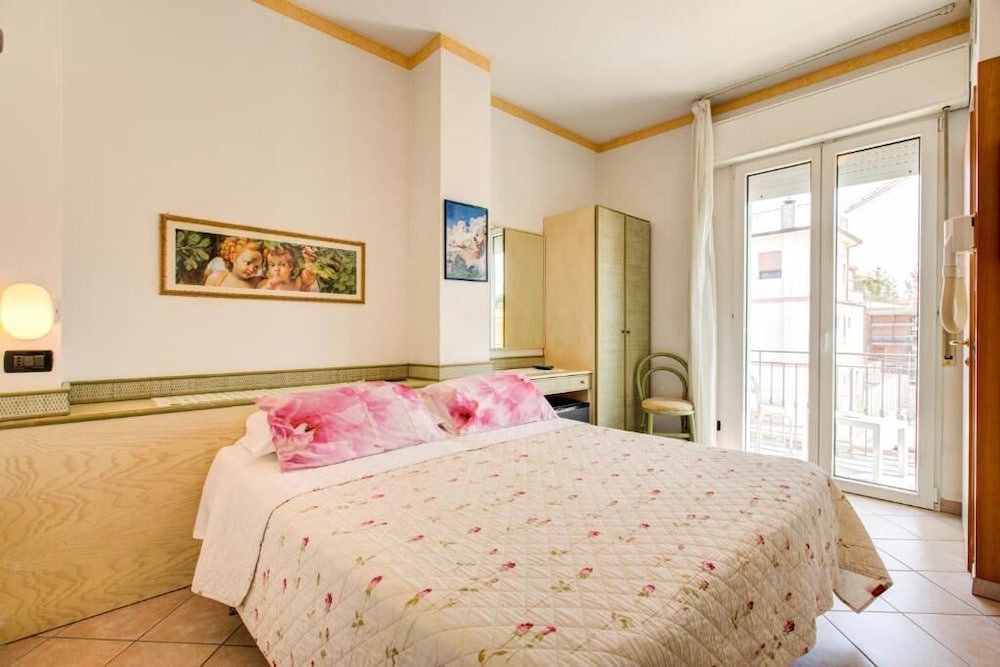 Residence Charles 13/47