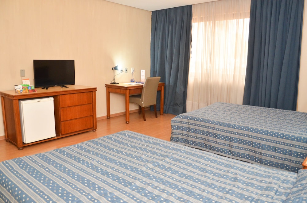 Hotel Embaixador 33/76