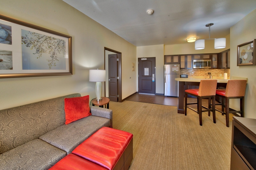 STAYBRIDGE SUITES LUBBOCK SOUTH 39/61