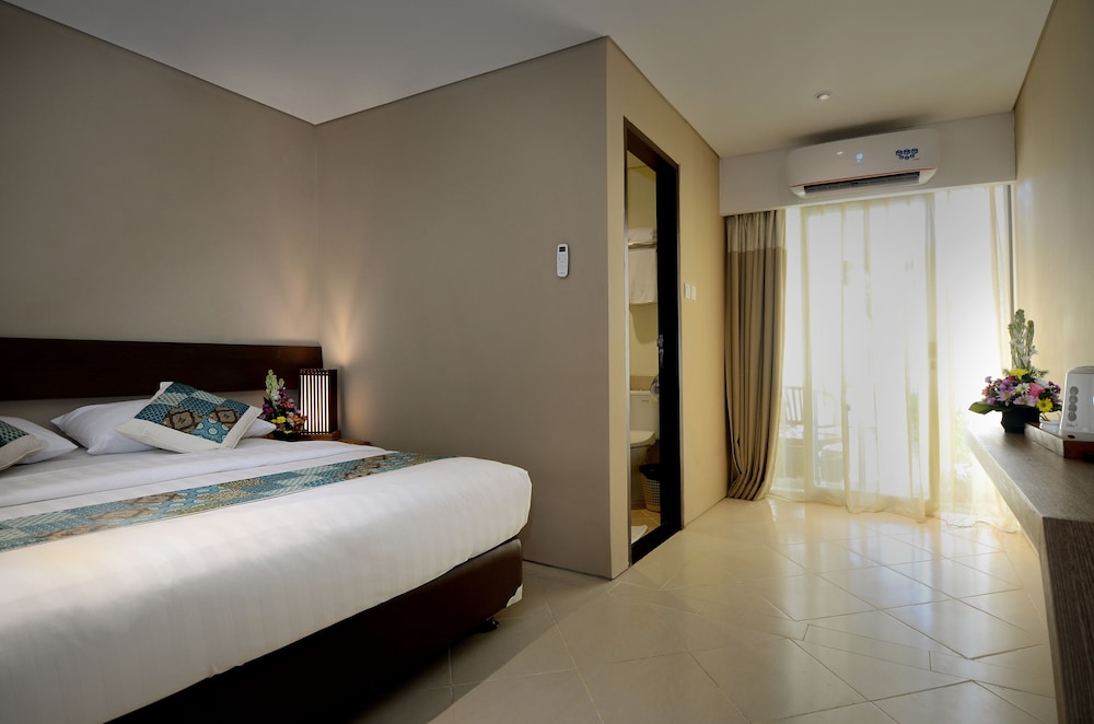 Bali Breezz Hotel 8/50