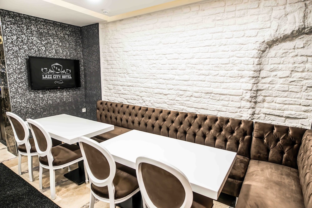 Lazz City Hotel 40/44