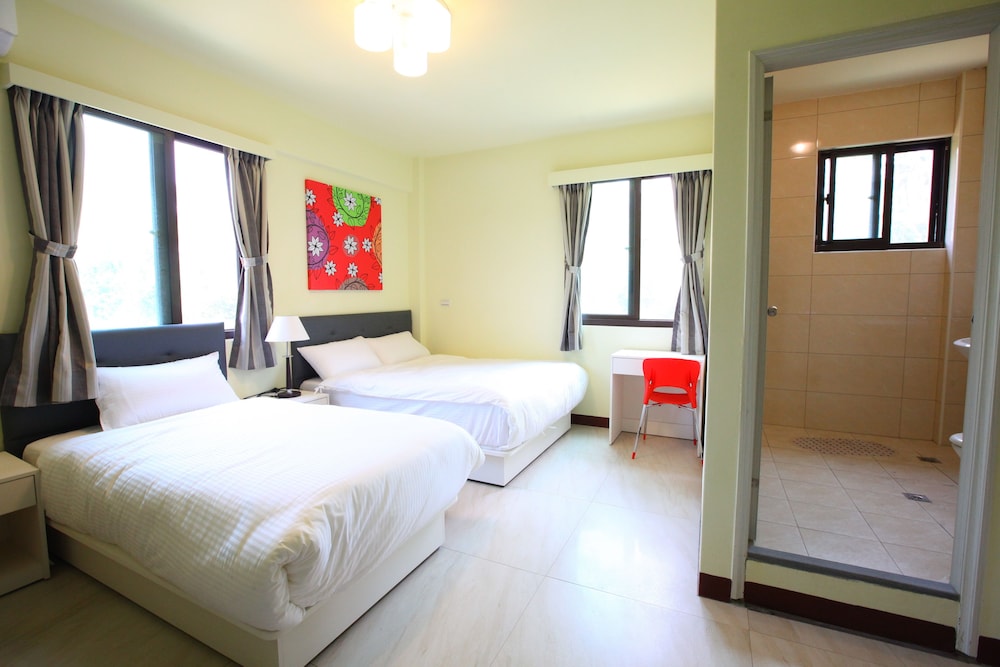 Room, Triple, 1 Queen and 1 Single Bed, Garden Area