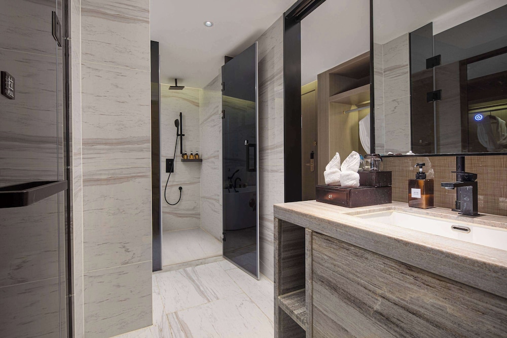 Ramada Encore by Wyndham Guangzhou Jiangnan West 54/60