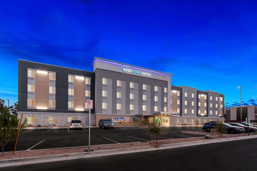 Everhome Suites Glendale Sports & Entertainment District 4/47