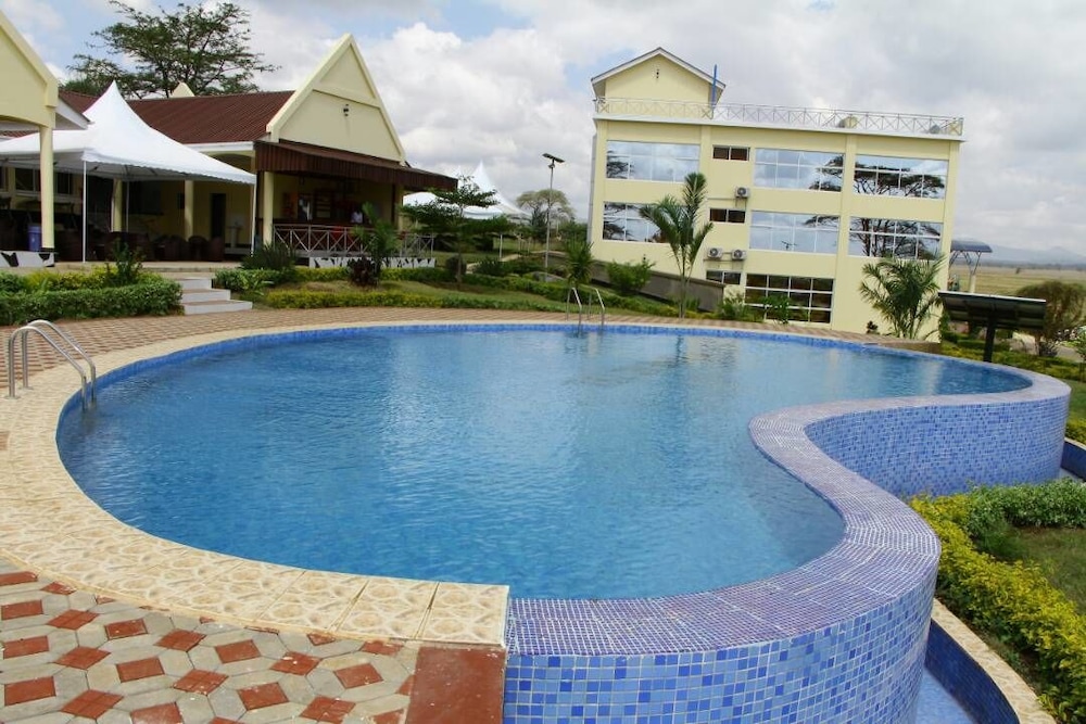 A1 Hotel and Resort 40/43