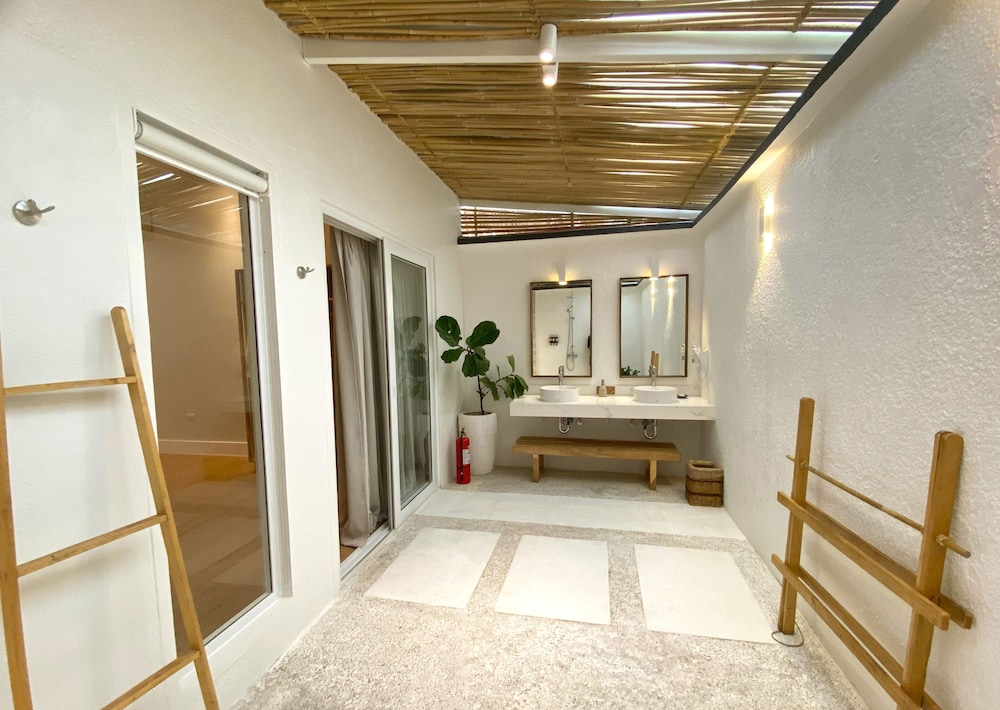 Atmosphere Resorts And Spa 15/70