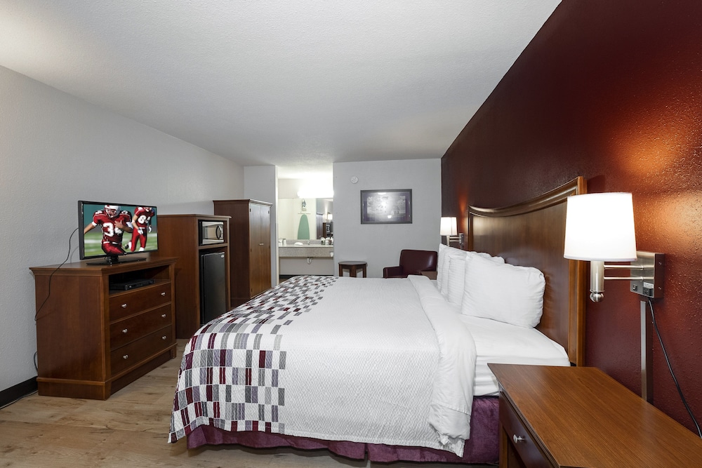 Red Roof Inn & Suites Dothan 15/40