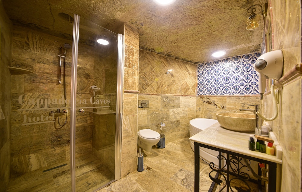 Senior, Suite, King Bed, Jetted Tub