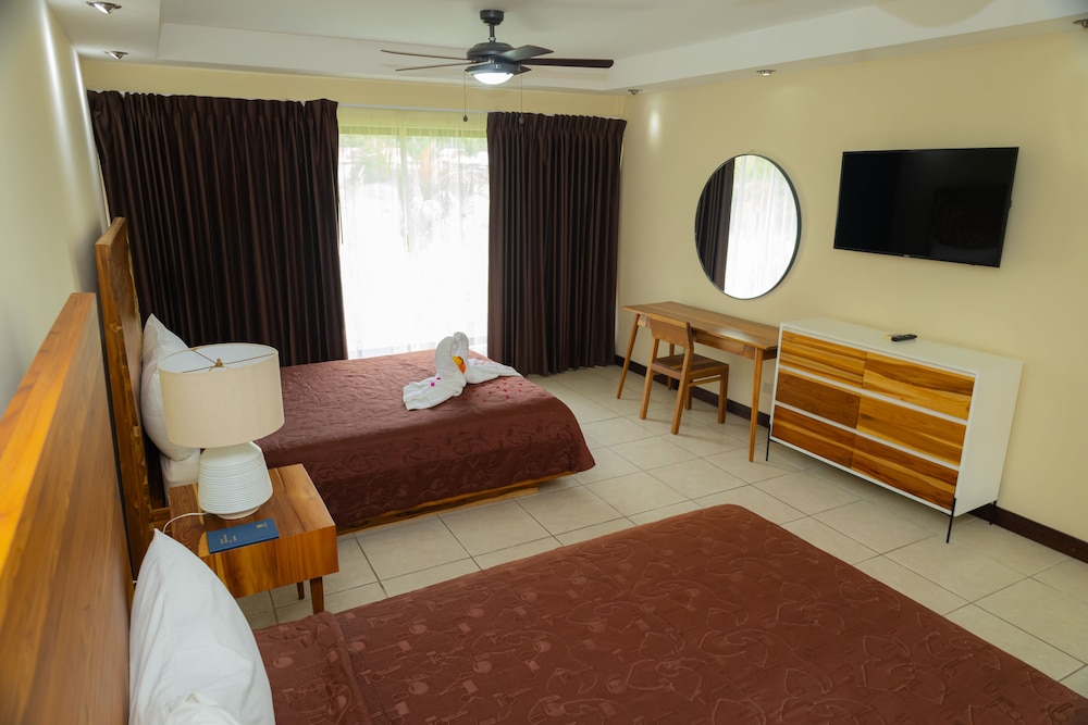 Las Espuelas Hotel 19/54