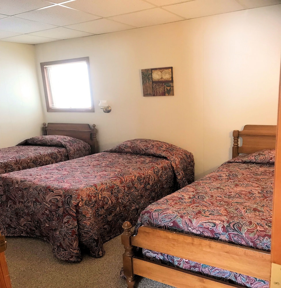 Clear Lake Resort 8/50