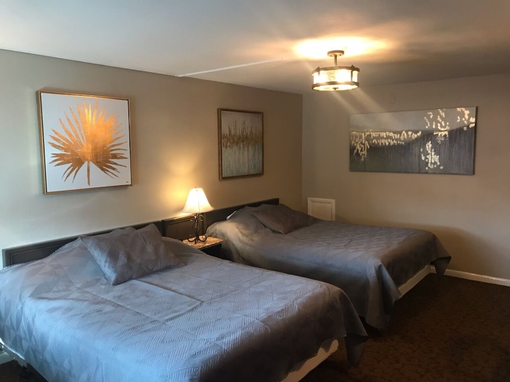 Simmons Motel 18/74