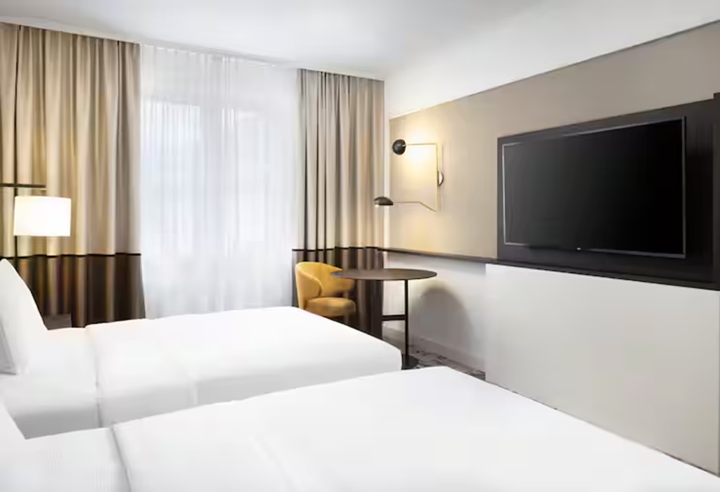 GUEST ROOM, 2 DOUBLE BEDS