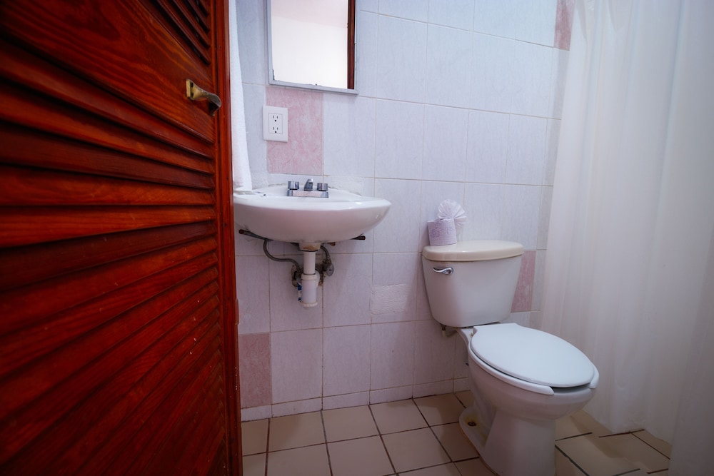 Hotel y Bungalows Acuario 59/60