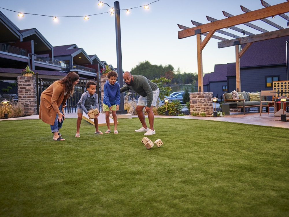 Great Wolf Lodge Pocono Mountains, PA 66/69