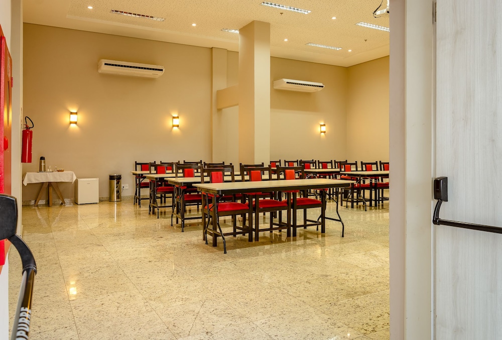 Lindoya Hotel 28/50