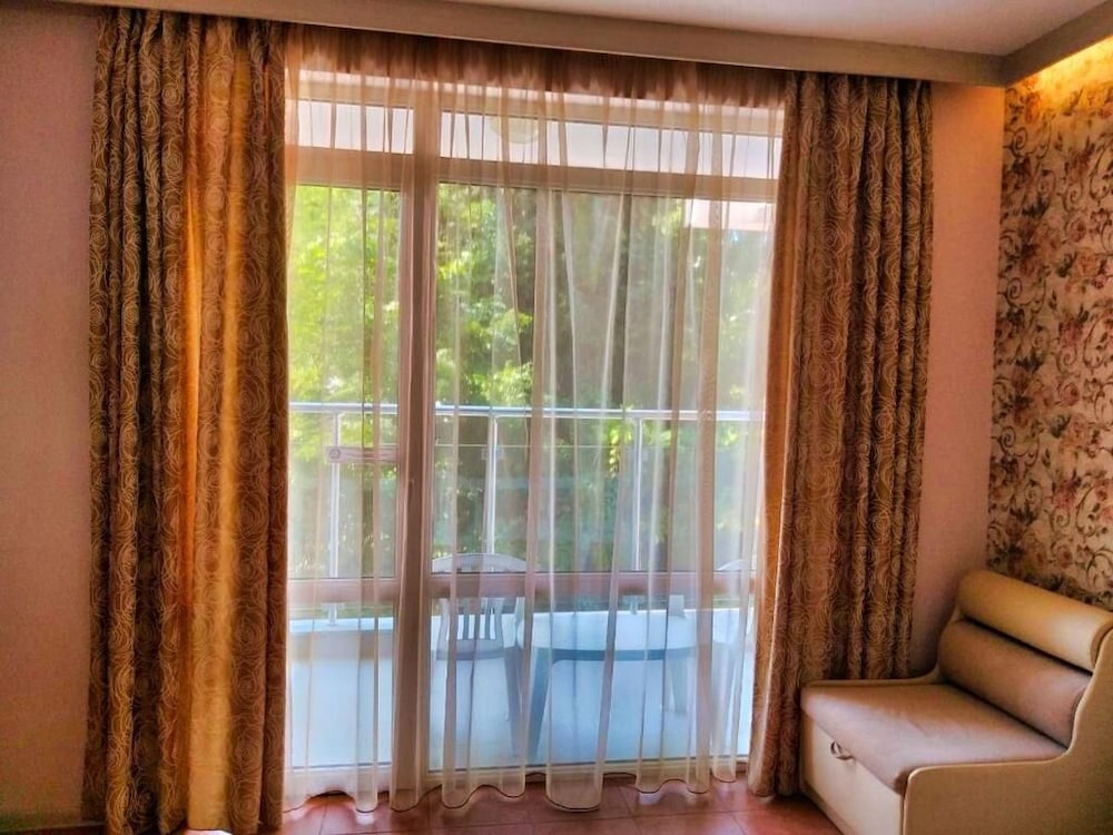 Aphrodite Hotel 32/73