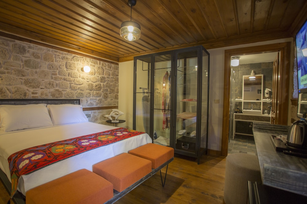 Char Me Boutique Hotel 7/77