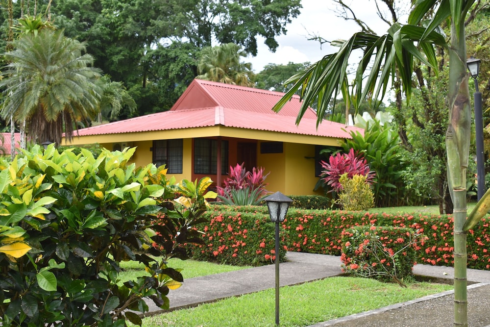 Arenal Country Inn 9/63