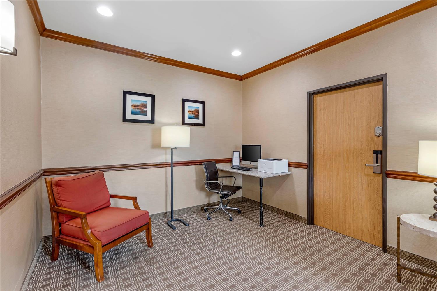Comfort Inn & Suites East Moline near I-80 22/29