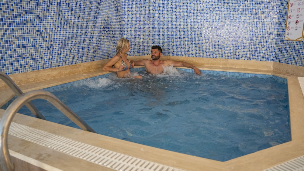 Azka Hotel 37/78