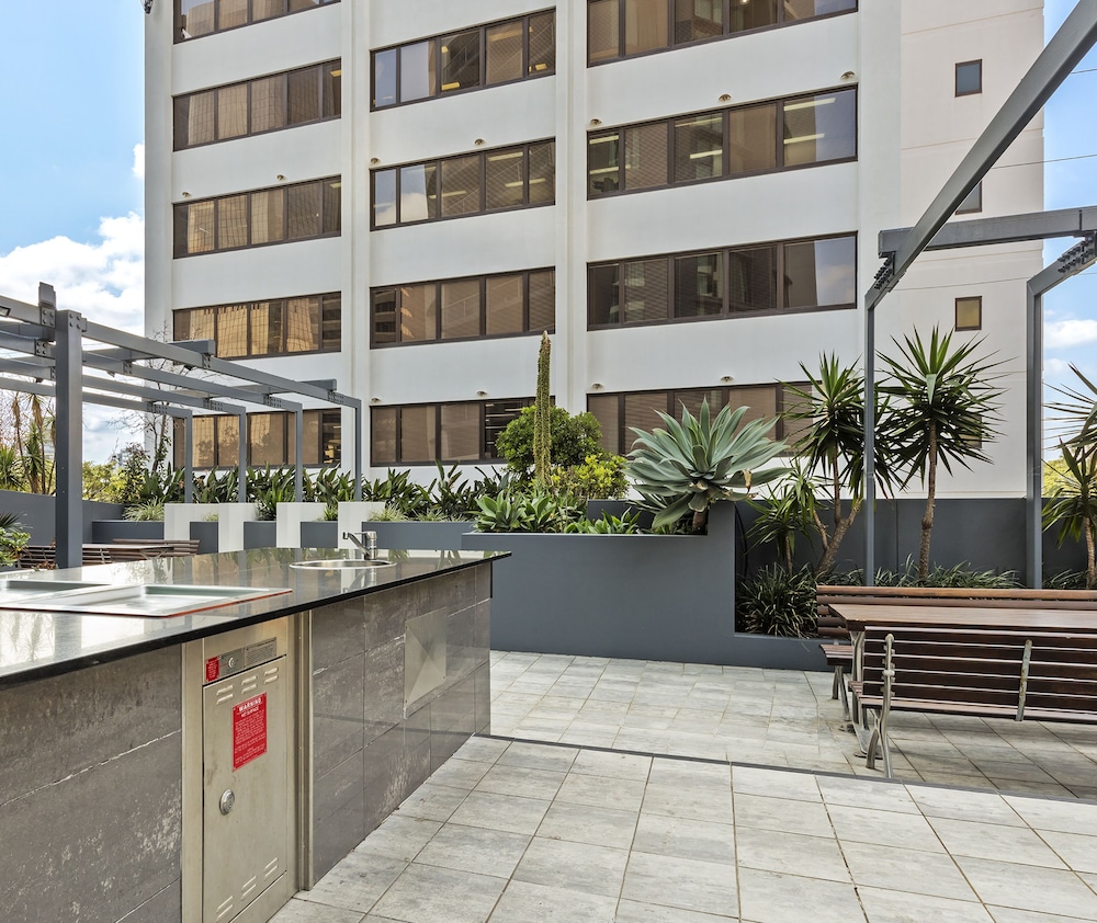 Oaks Brisbane Felix Suites 30/42
