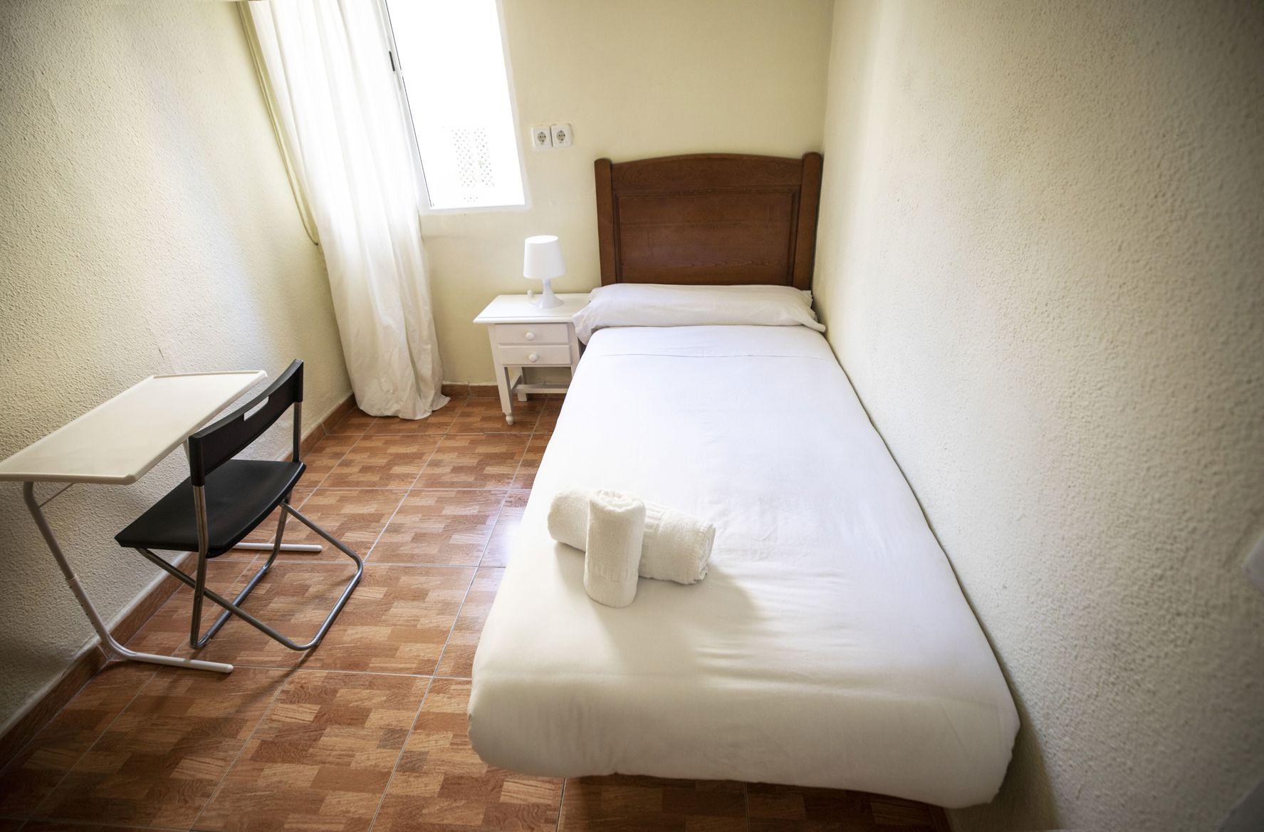 غرفة مفردة بسرير كينج بحمام مشترك، Hostal Los Perales 2/2