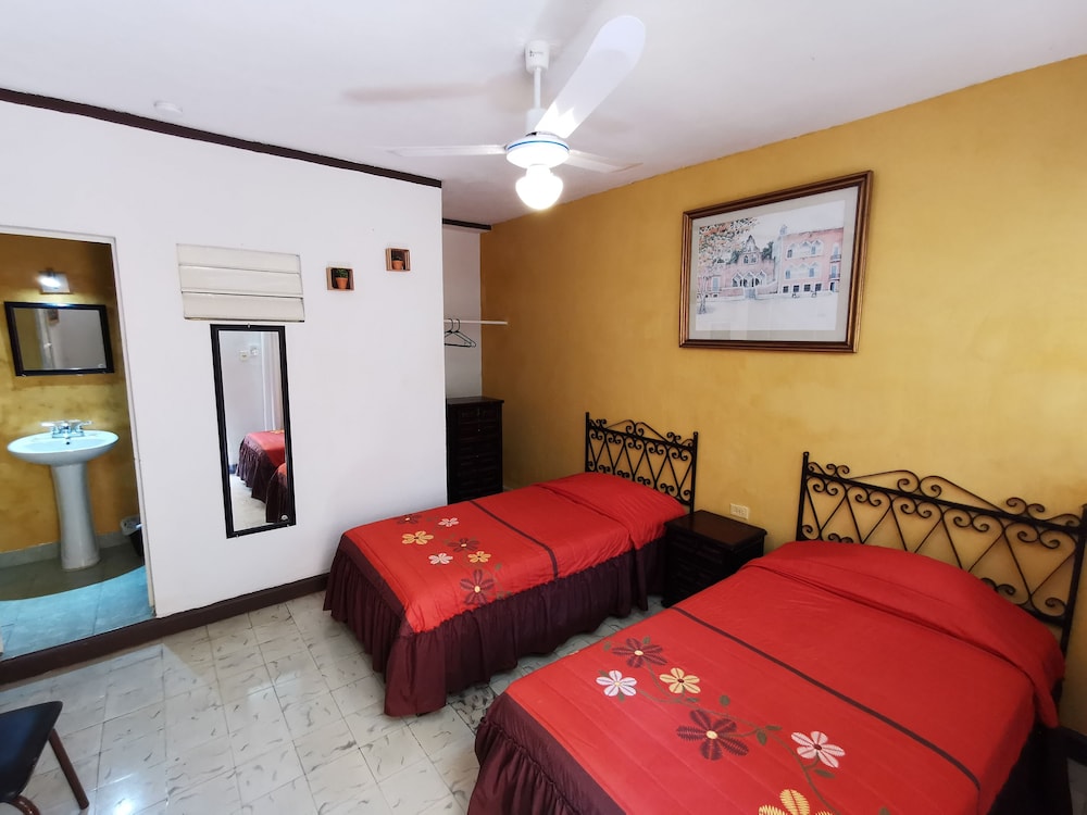 Hotel Mucuy 11/25