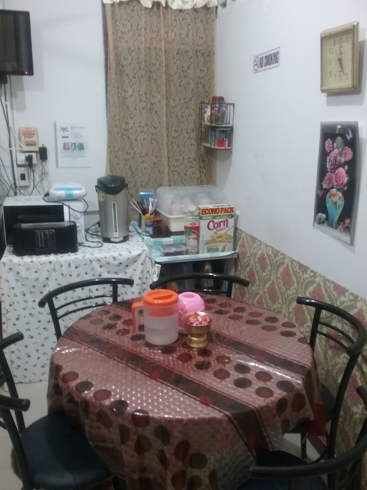 Danee Hostel 40/55