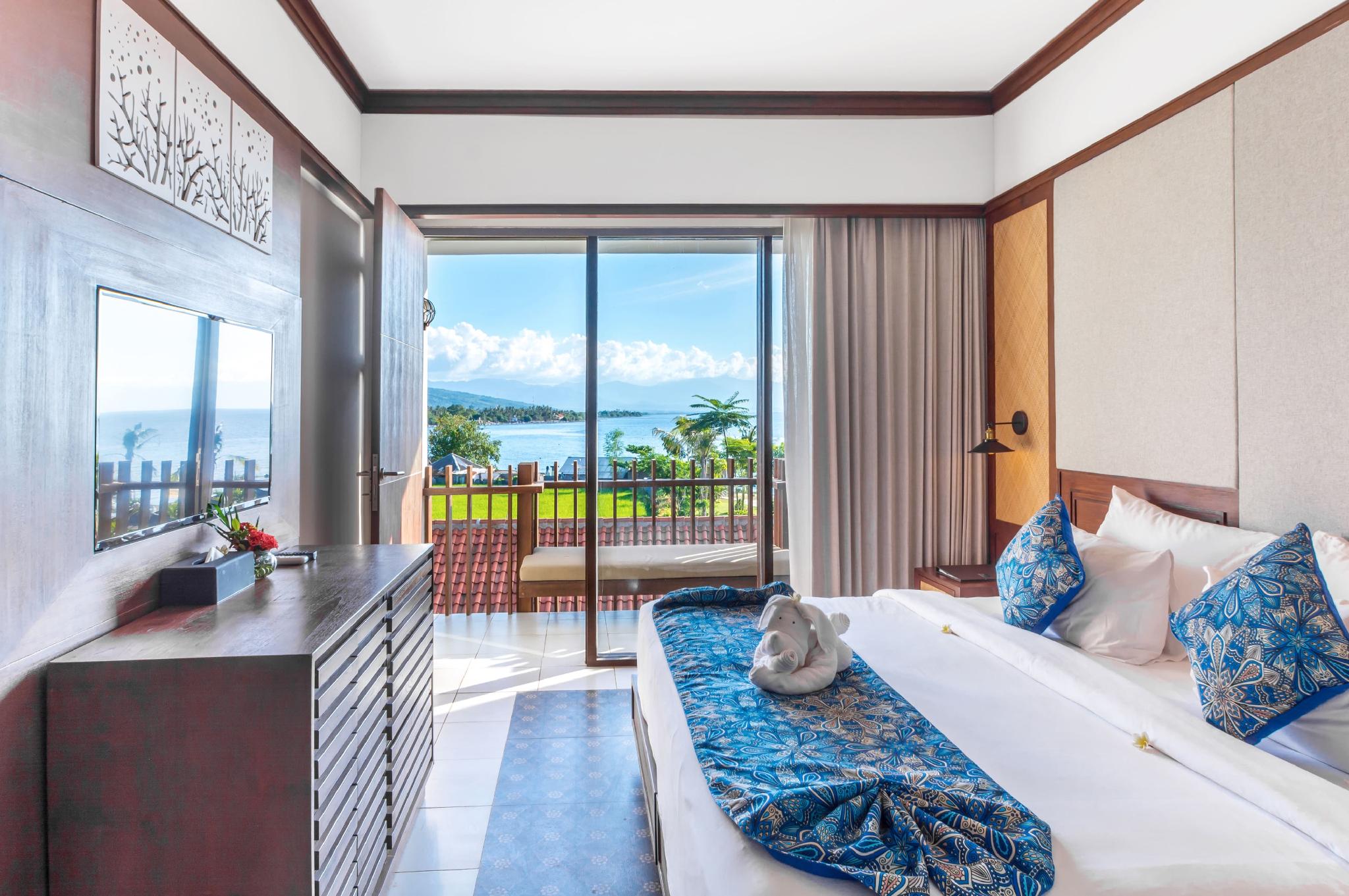 Ocean, Deluxe, Queen Bed, Den