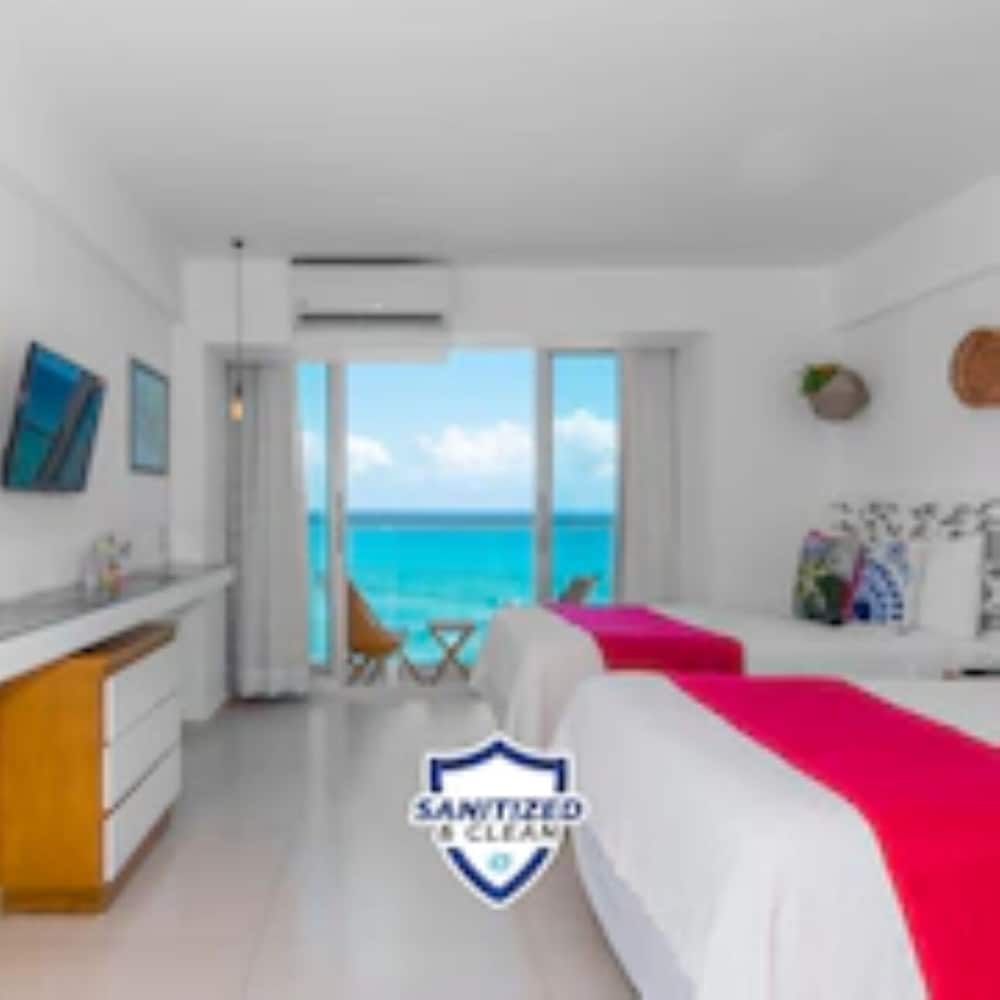 Mia Reef Isla Mujeres All Inclusive 12/66