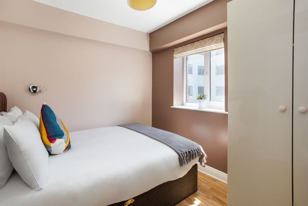 Drury Court Hotel 21/71