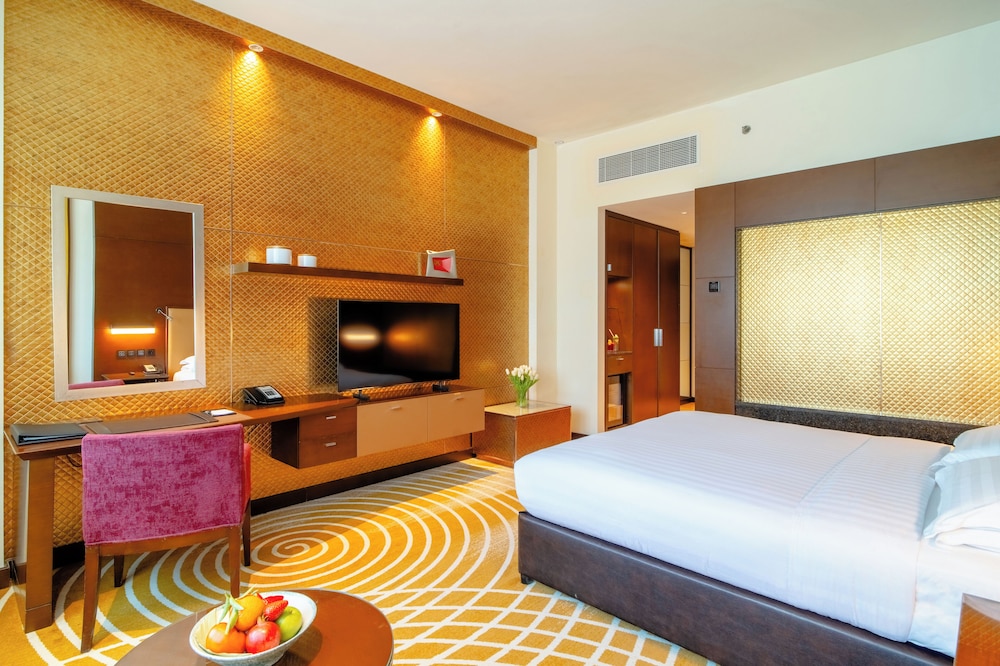 SUPERIOR KING ROOM