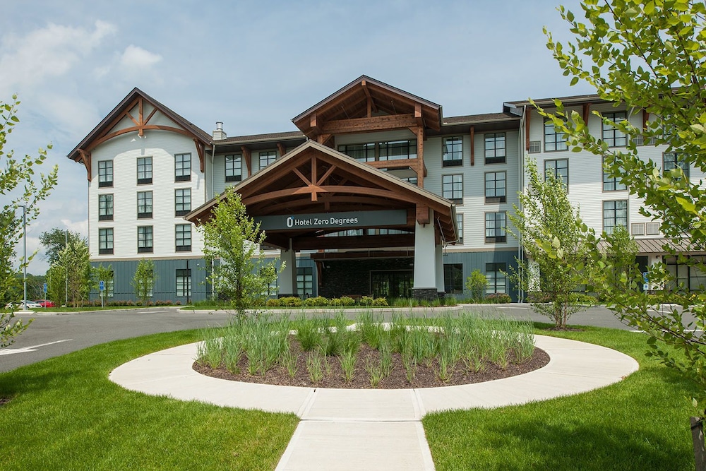Hotel Zero Degrees Danbury 1/37