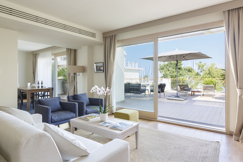 RESORT BAIA SCARLINO 43/75