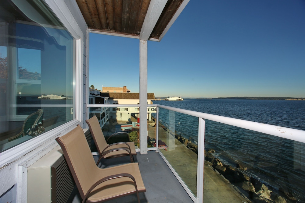 Tides Inn Suites 39/75