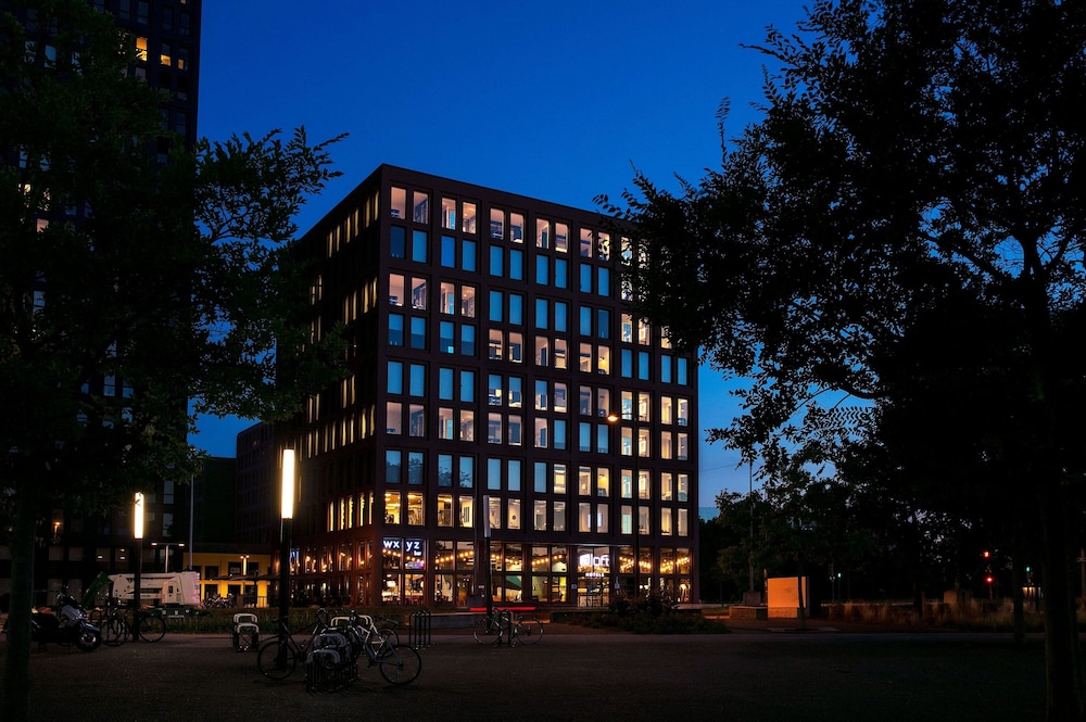 Aloft Strasbourg Etoile 3/50