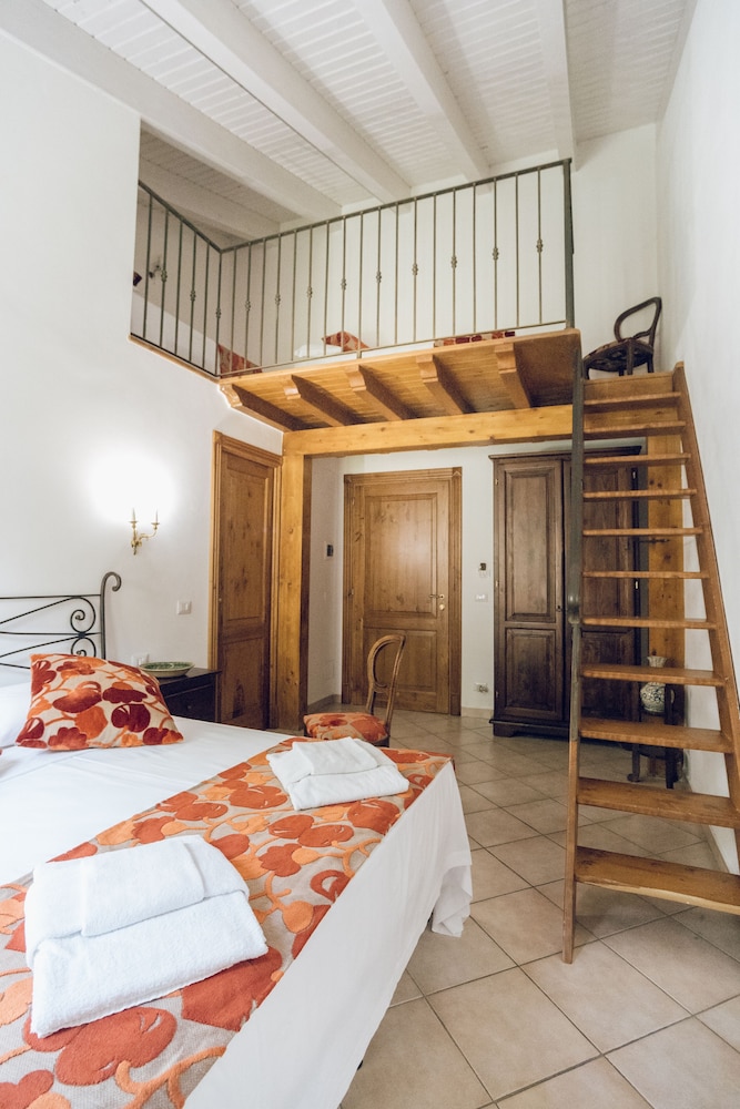Mezzanine, Superior, Triple, 1 Queen and 1 Single Bed