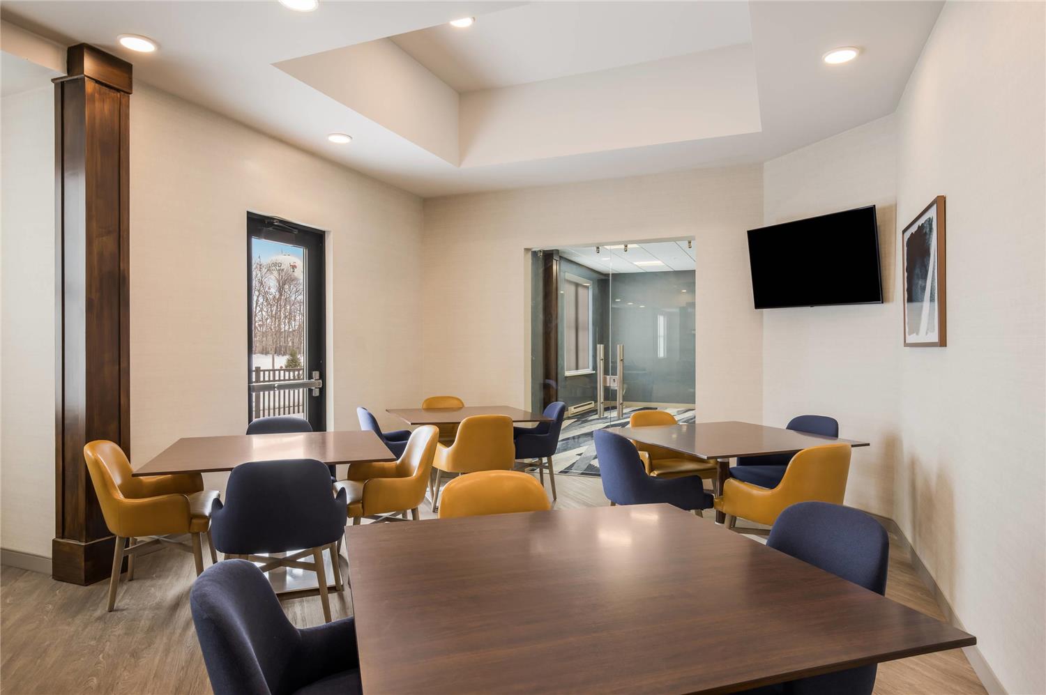 MainStay Suites Gaylord 44/46