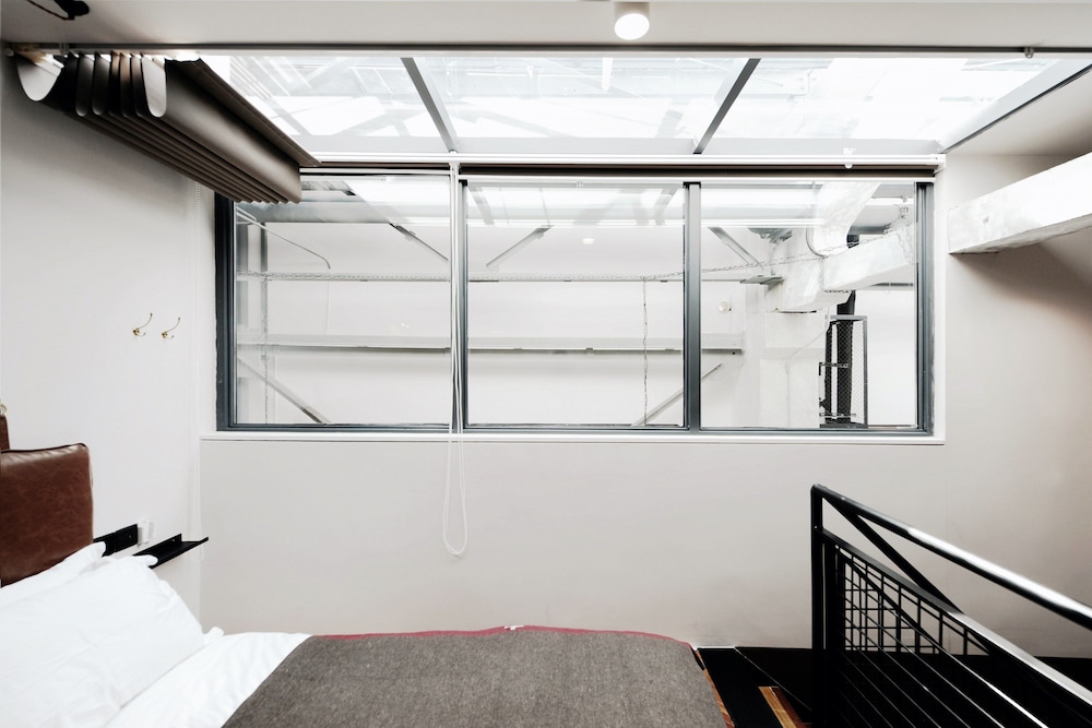 LOFT, SUPERIOR, KING BED
