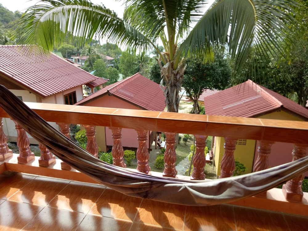 J.B Hut Bungalow 54/59