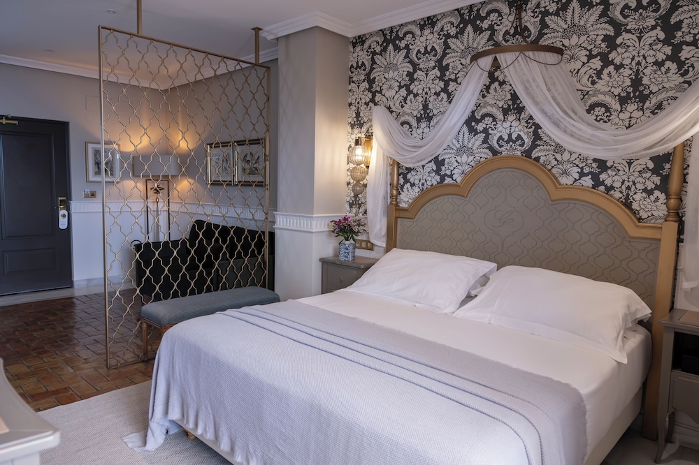 Hotel Gravina 51 16/59